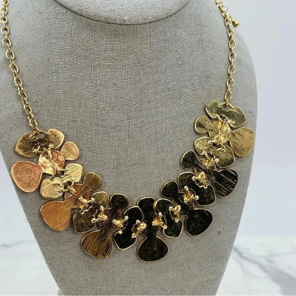 Cookie Lee Signed Necklace Coral and Red Goldtone Adjustable 16” 28” Sta… - Picture 5 of 9